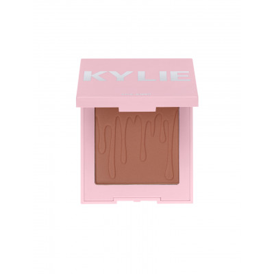 Kylie Bronzer - Tawny Mami
